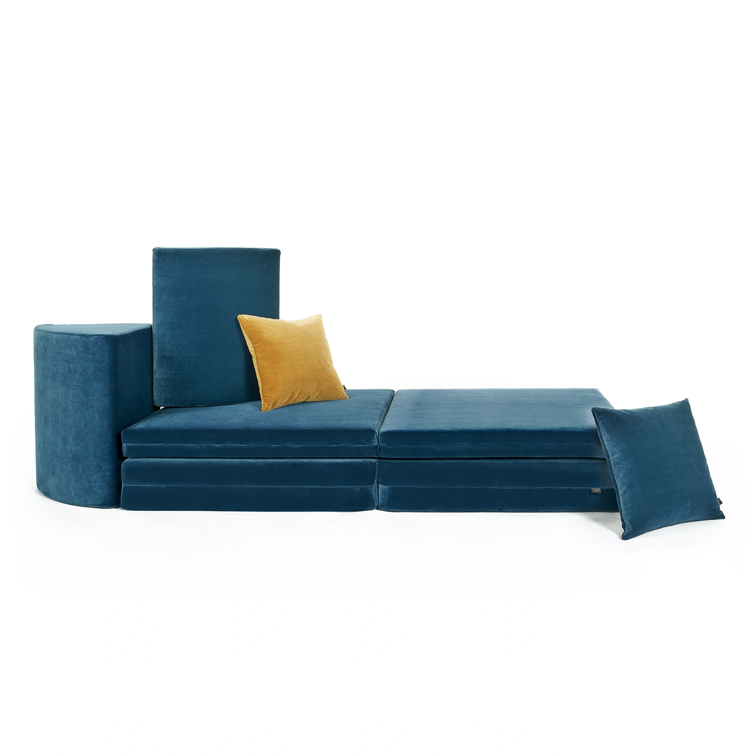 coogeecouch | Kindersofa | Serie: meeracle | Farbe: sea-blue hellblau | Ansicht: Korallenriff und 2 Kisssen | made in Germany