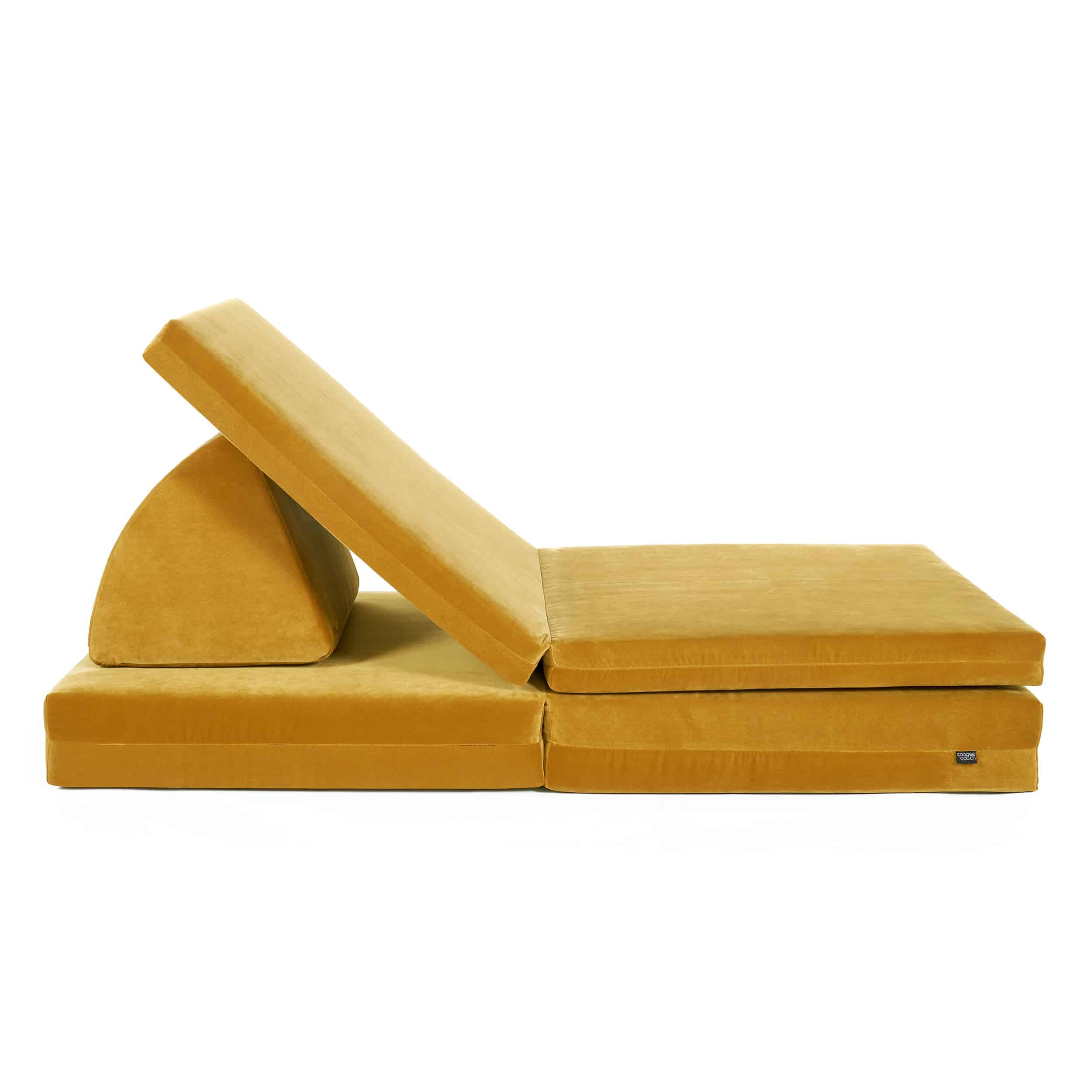 coogeecouch | Kindersofa | Serie: tesoro-de-oro | Farbe: amber-gold gold | Ansicht: Front Lounge | made in Germany